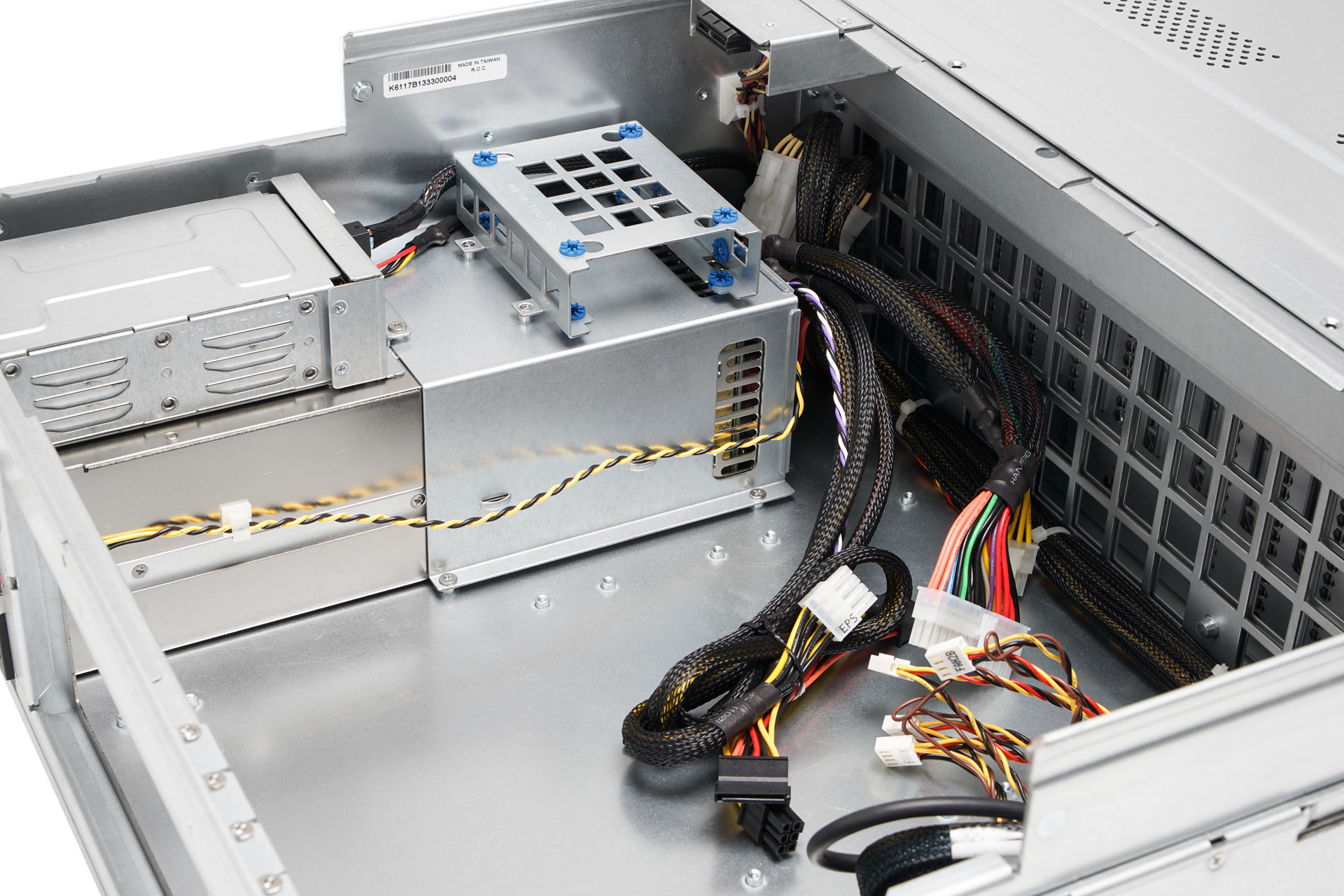 IW-RS448-05 - server system assembly